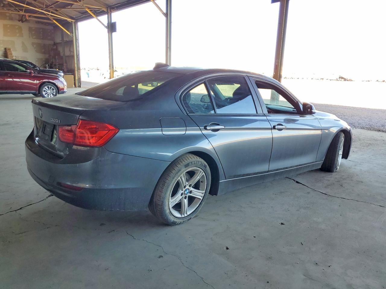 2015 BMW 320 I - zdjęcie 3