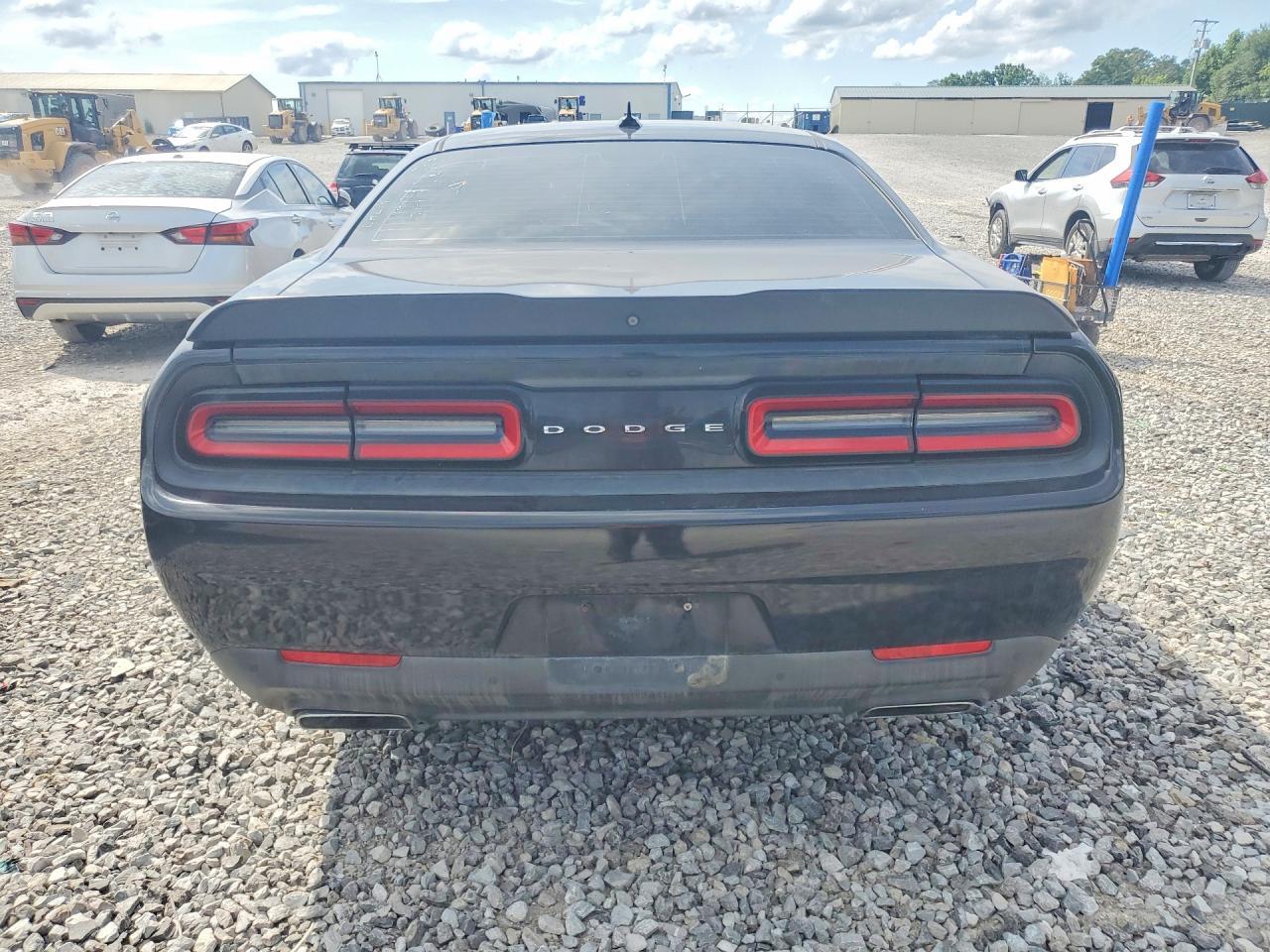 2016 Dodge Challenger R - zdjęcie 6