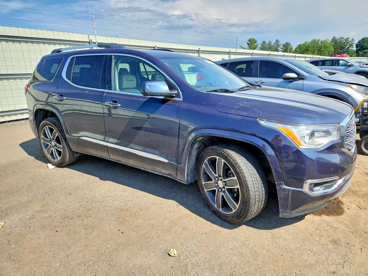 2018 GMC Acadia Denali - zdjęcie 4