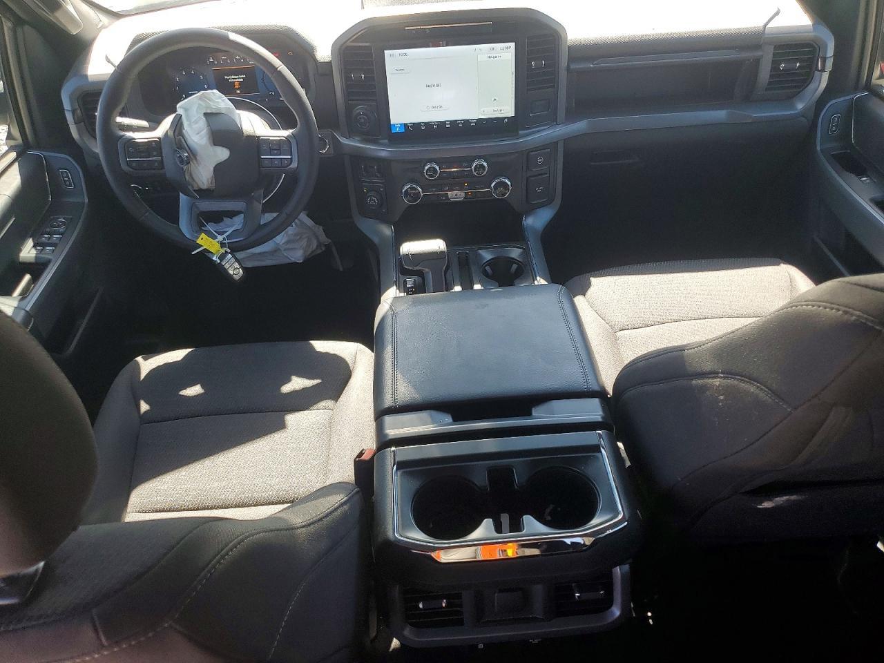2025 Ford F150 Xlt - zdjęcie 8