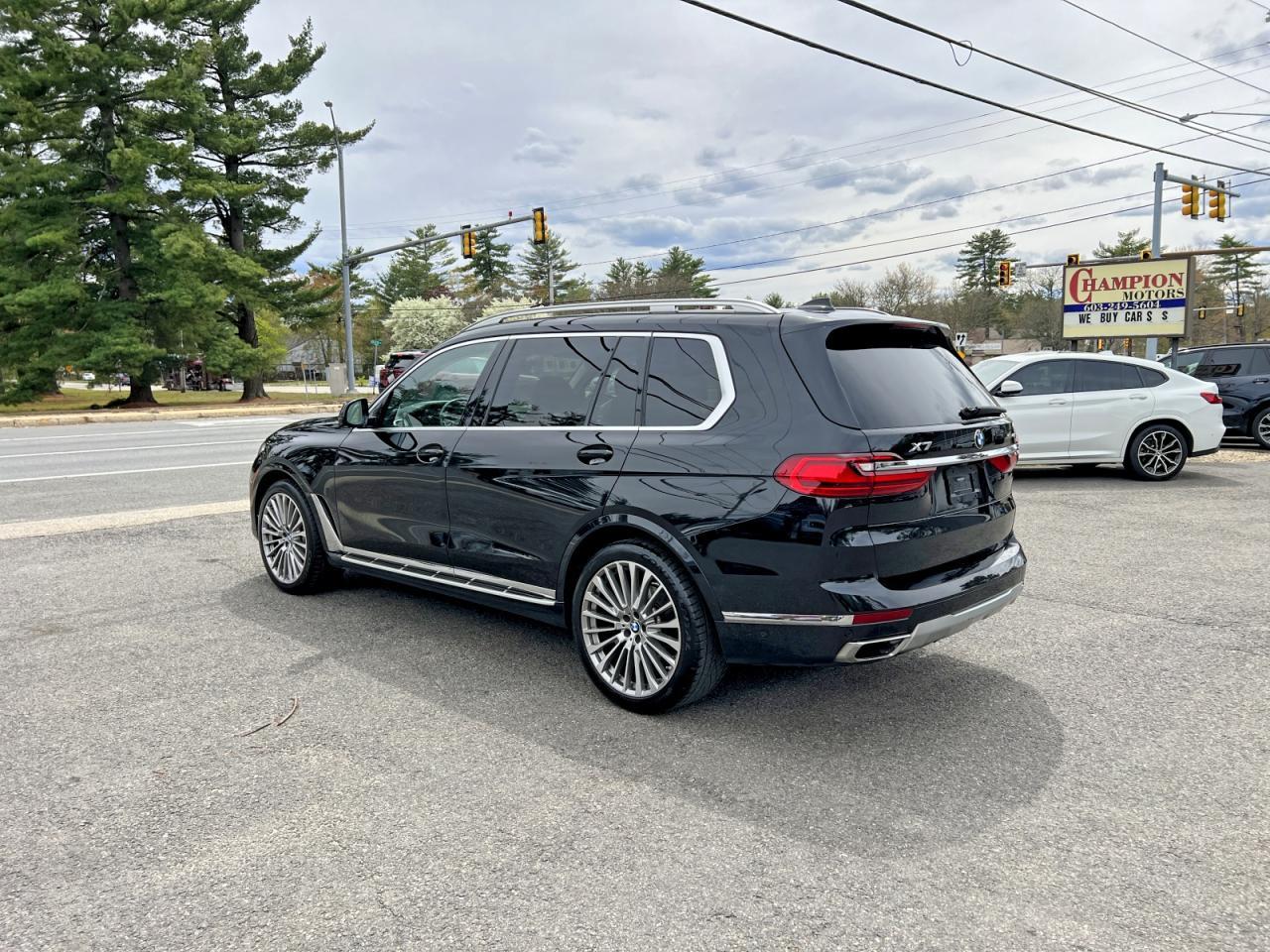 2021 BMW X7 xDrive40I - zdjęcie 3