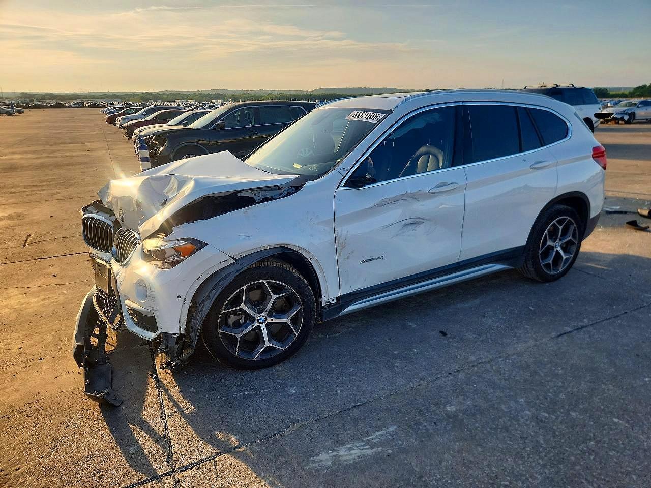 2017 BMW X1 xDrive28I - zdjęcie główne