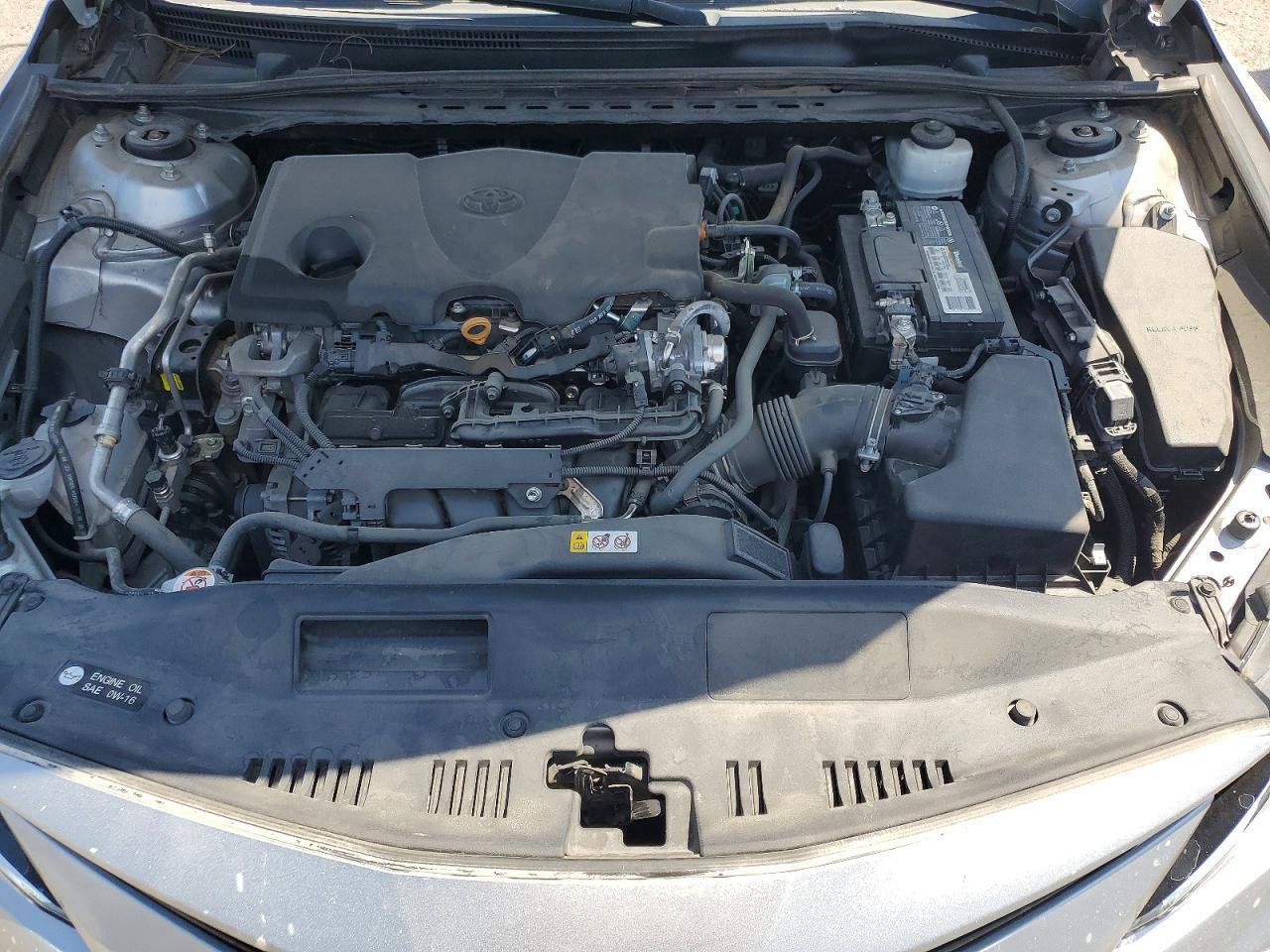 2021 Toyota Camry Le - zdjęcie 11
