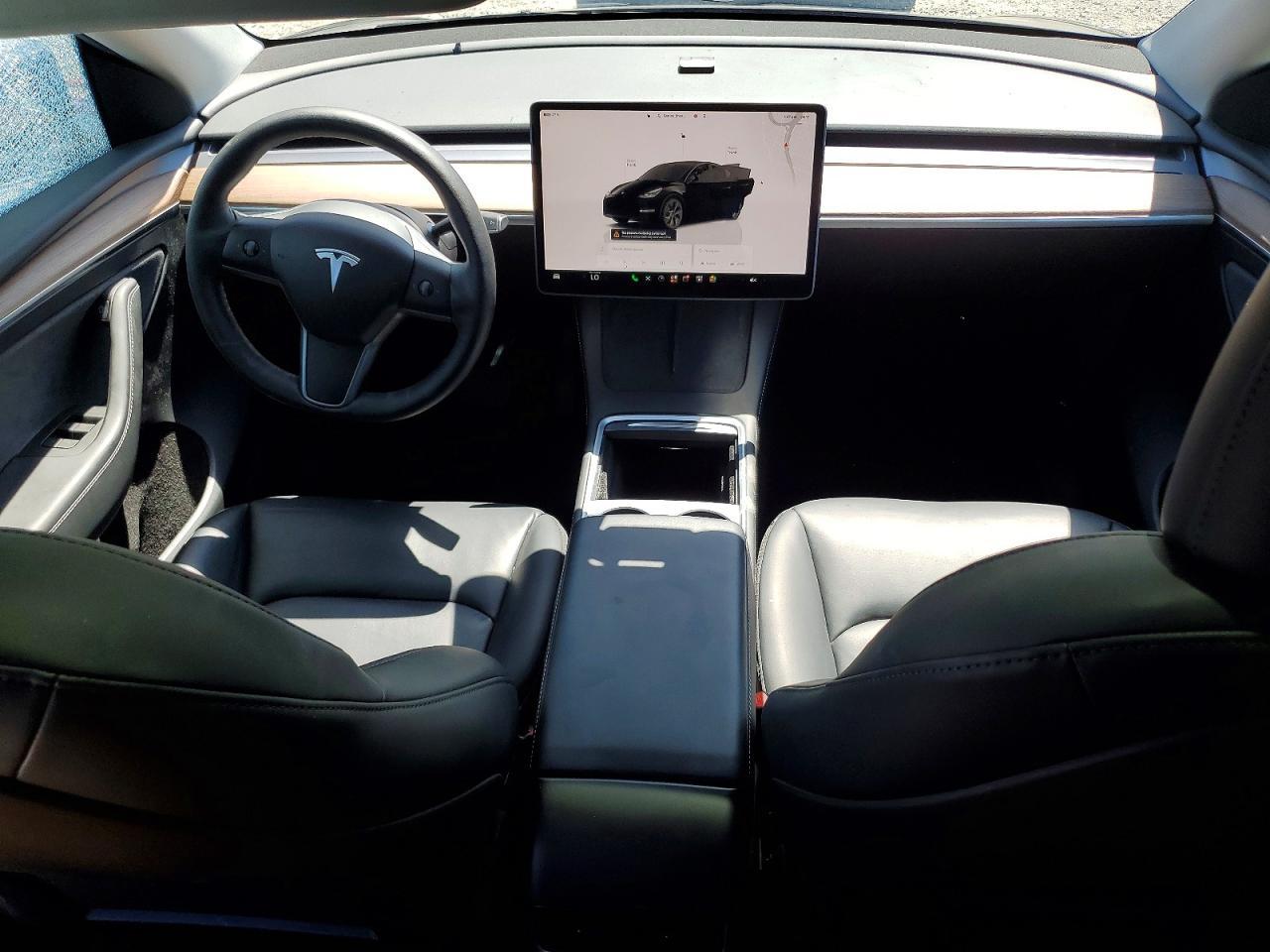 2024 Tesla Model Y - zdjęcie 8