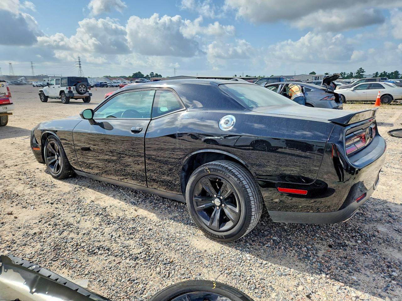 2020 Dodge Challenger Sxt - zdjęcie 2