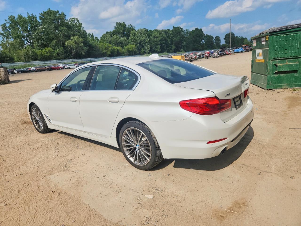 2020 BMW 530 Xi - zdjęcie 2
