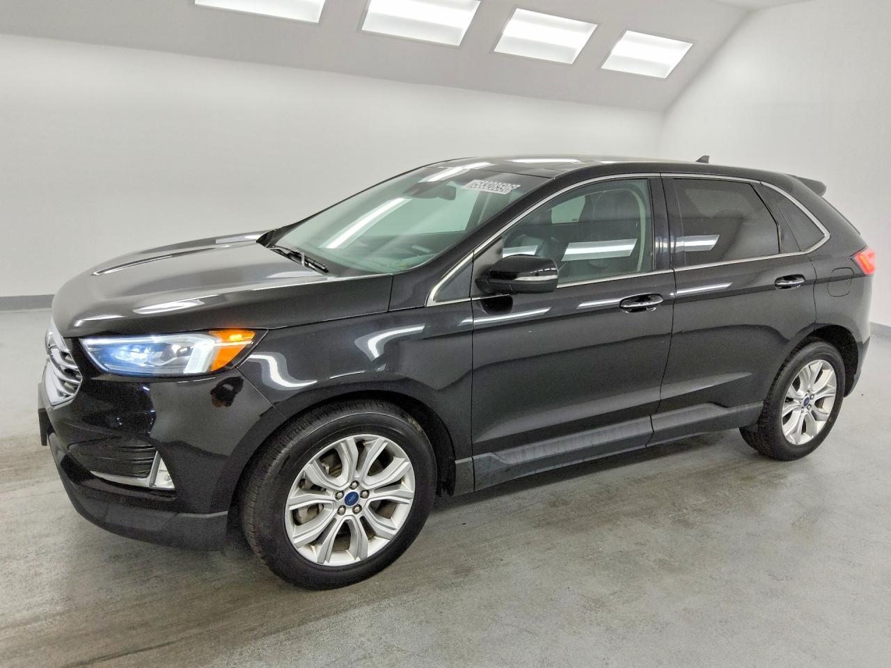 2022 Ford Edge Titanium - zdjęcie główne