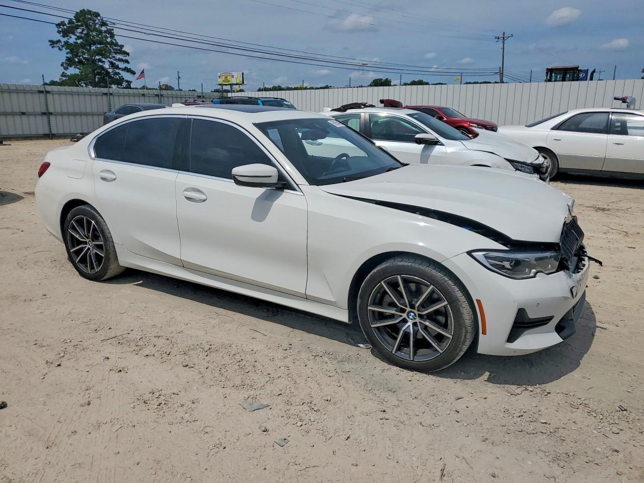 2019 BMW Seria 3 330i - zdjęcie 4