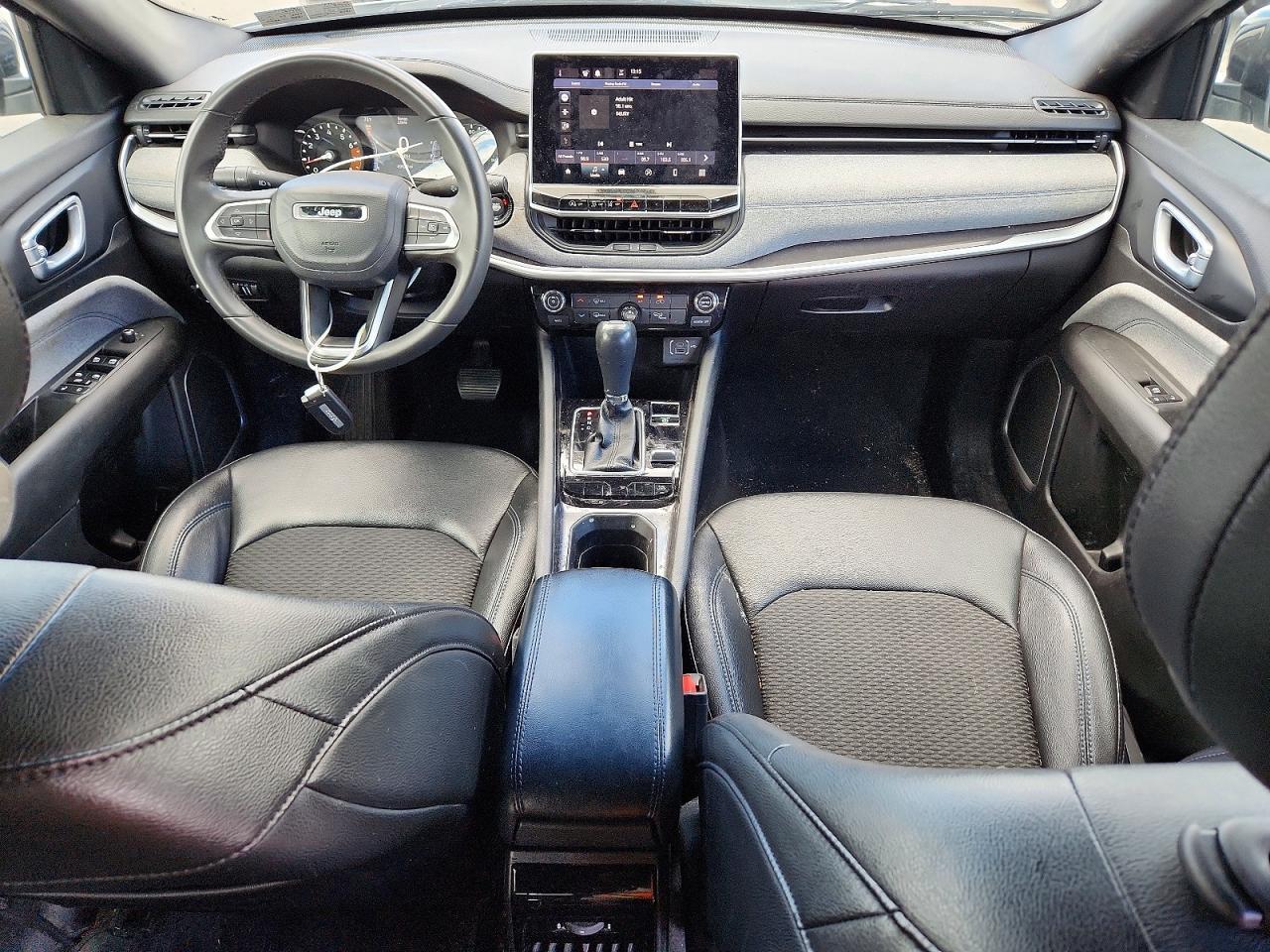 2023 Jeep Compass Latitude - zdjęcie 8