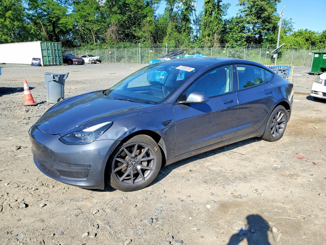 2023 Tesla Model 3 - zdjęcie główne