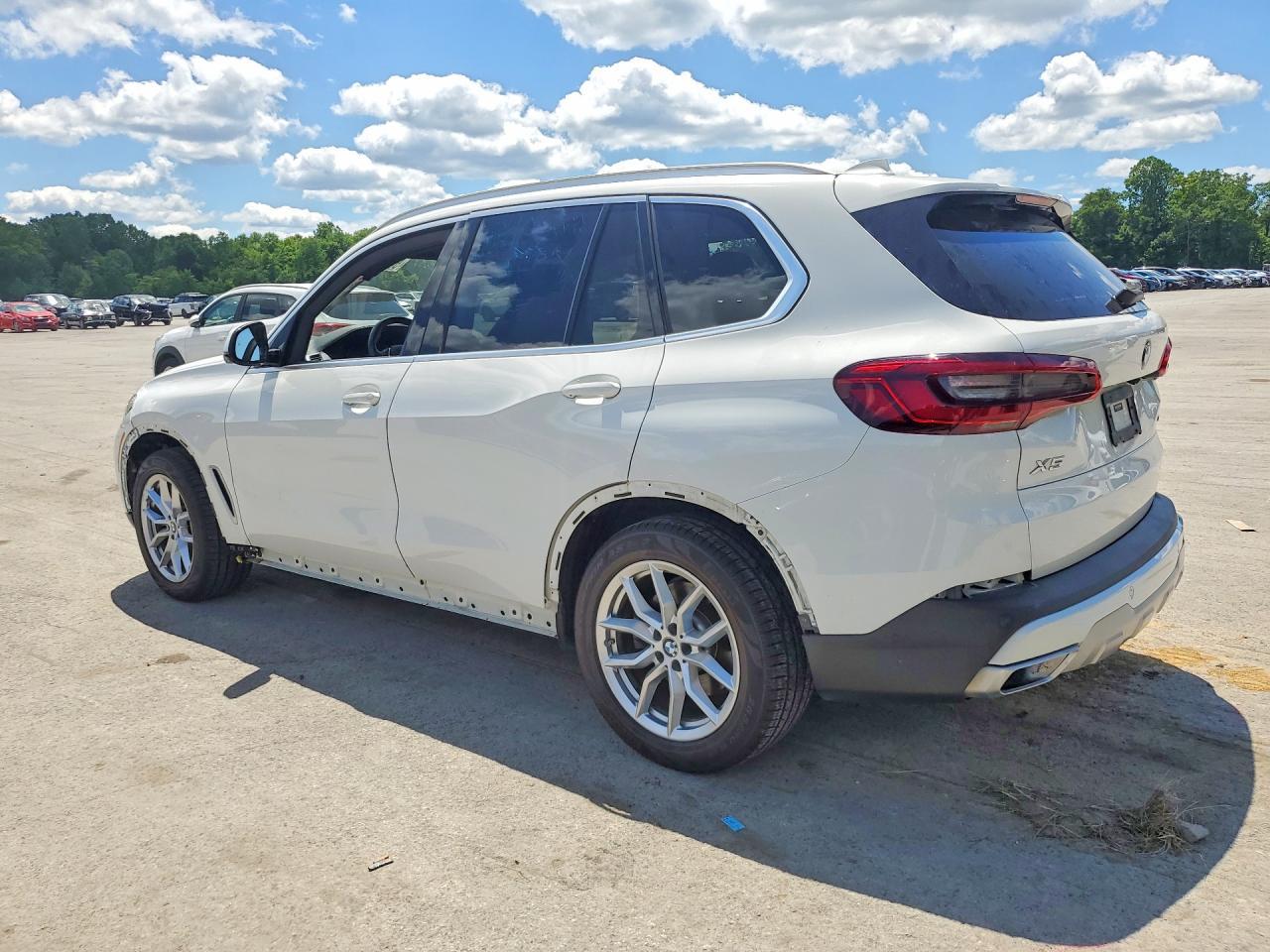 2019 BMW X5 xDrive40I - zdjęcie 2