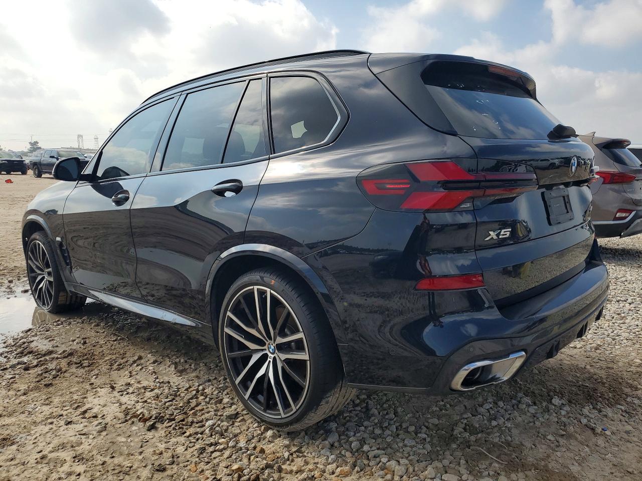 2024 BMW X5 xDrive40I - zdjęcie 2