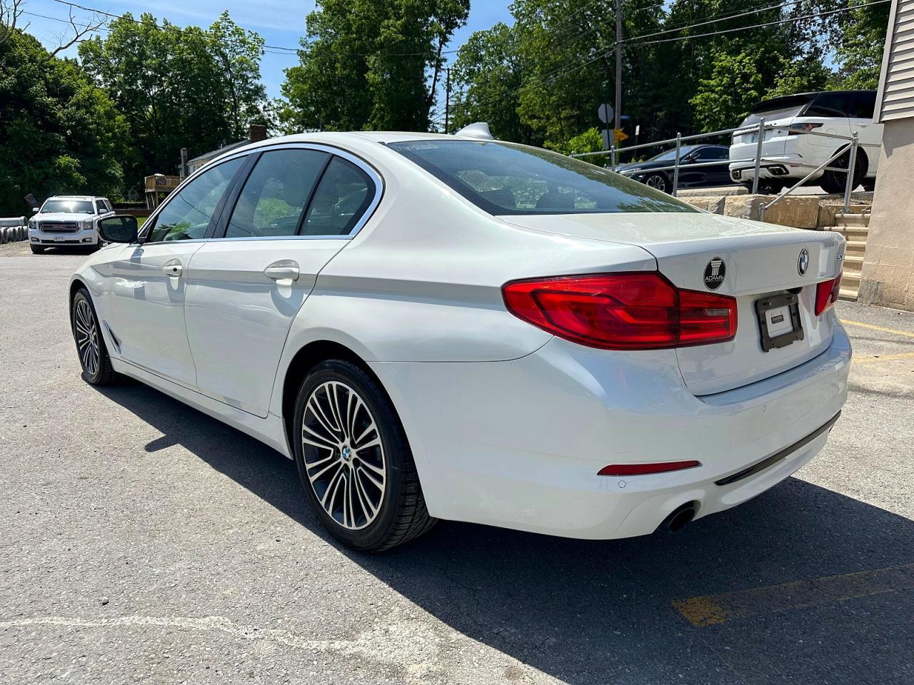 2019 BMW 530 I - zdjęcie 2
