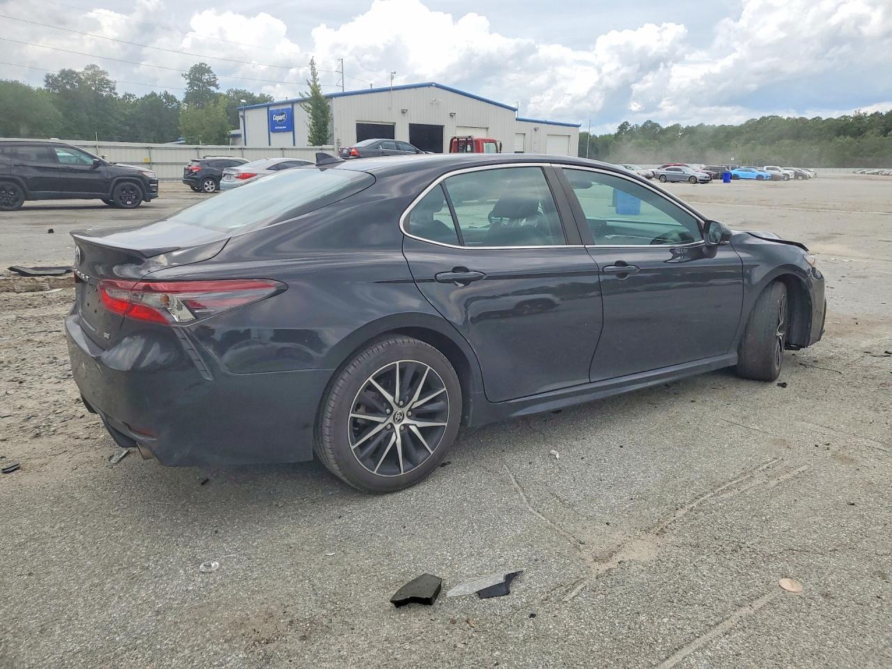 2023 Toyota Camry Se - zdjęcie 3