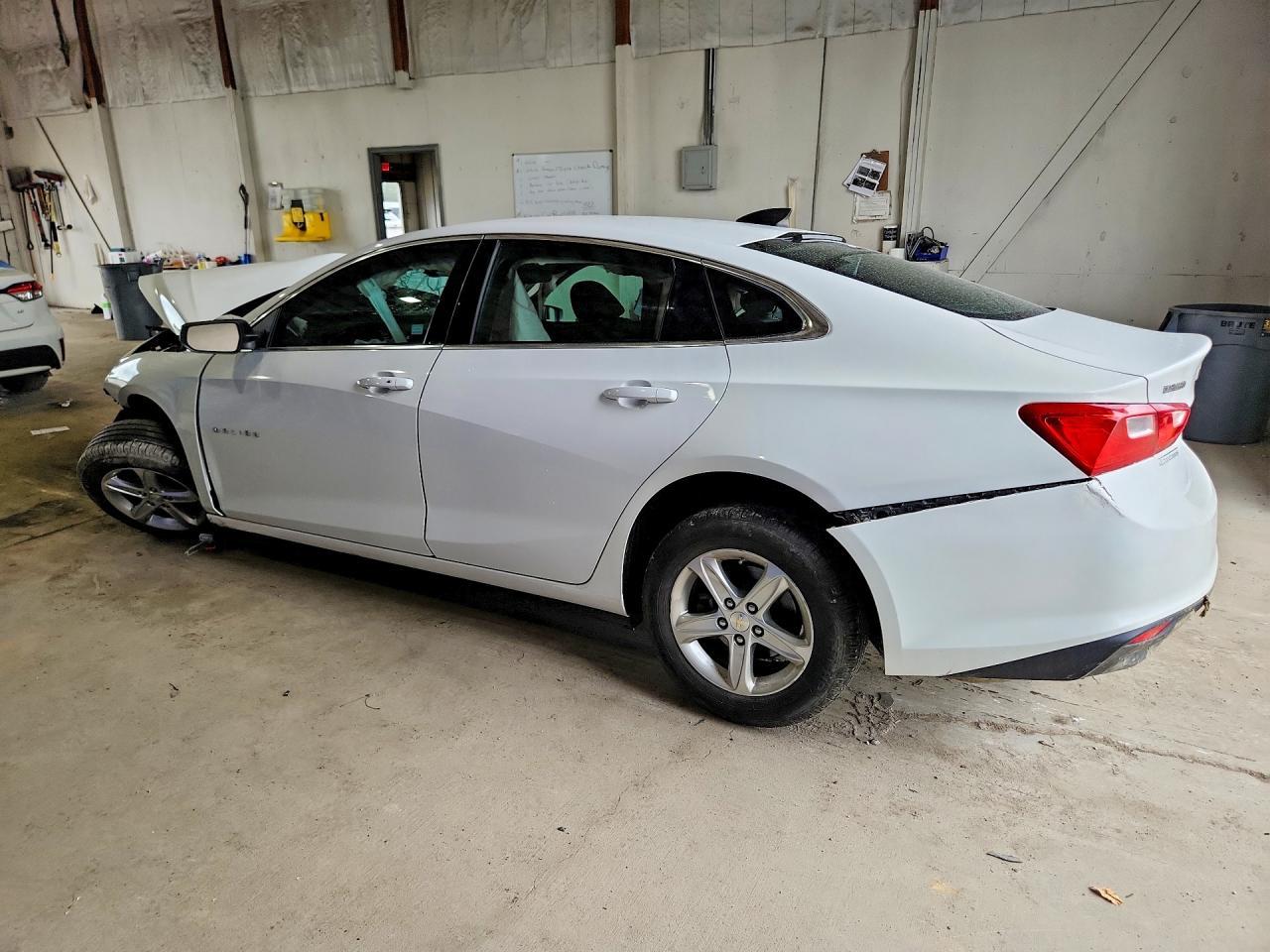 2019 Chevrolet Malibu Ls - zdjęcie 2