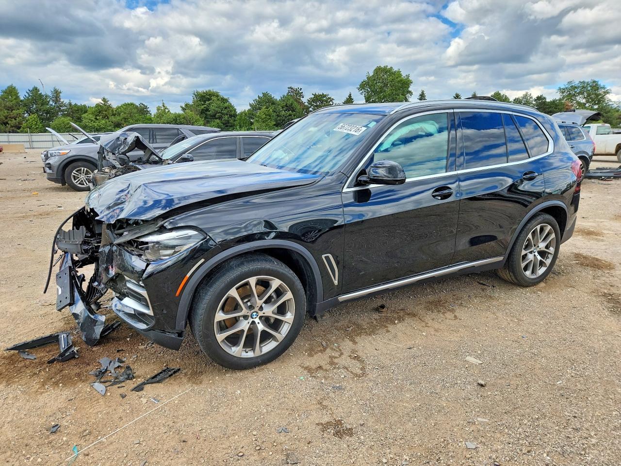 2021 BMW X5 xDrive40I - zdjęcie główne