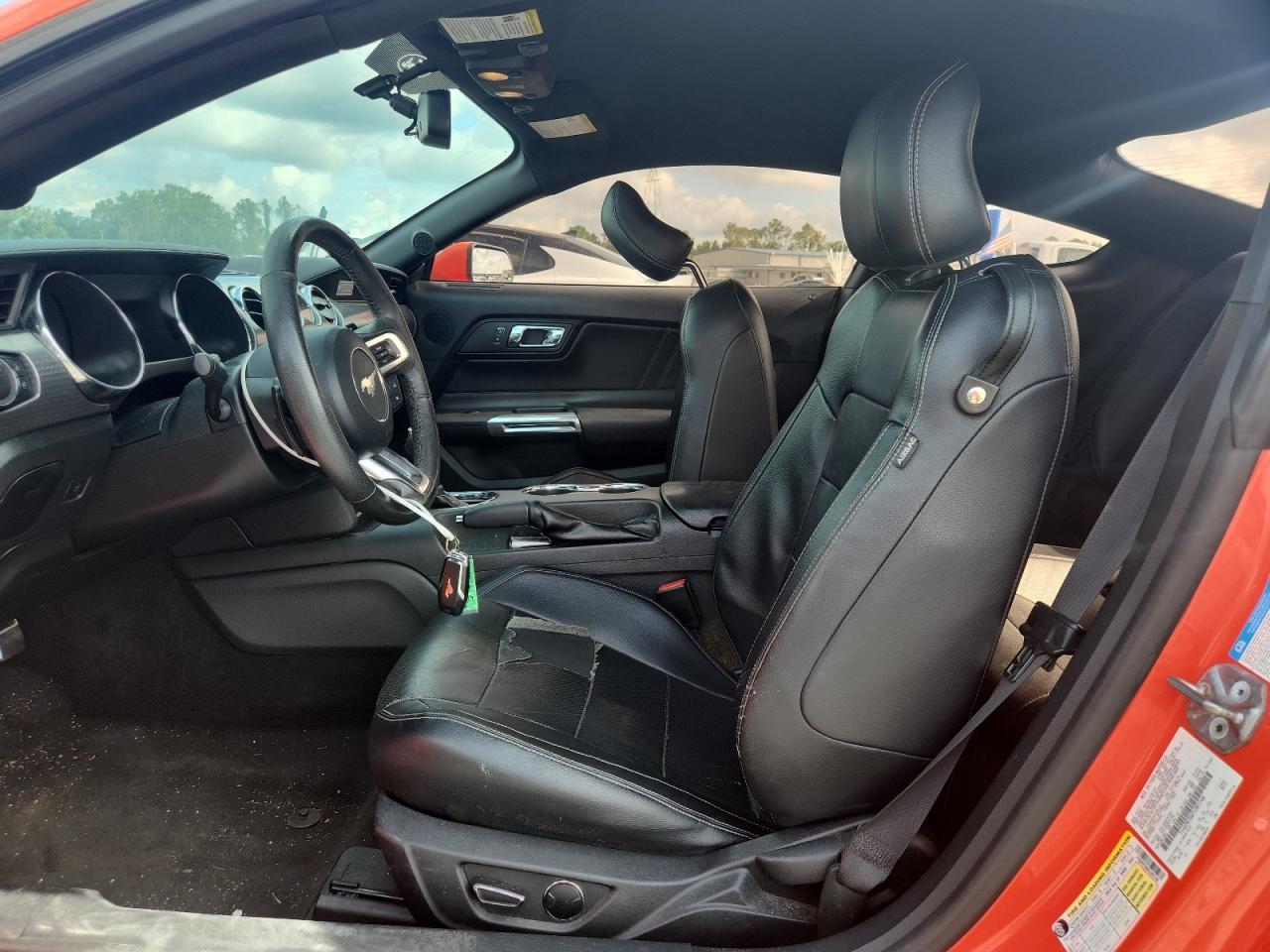 2015 Ford Mustang - zdjęcie 7