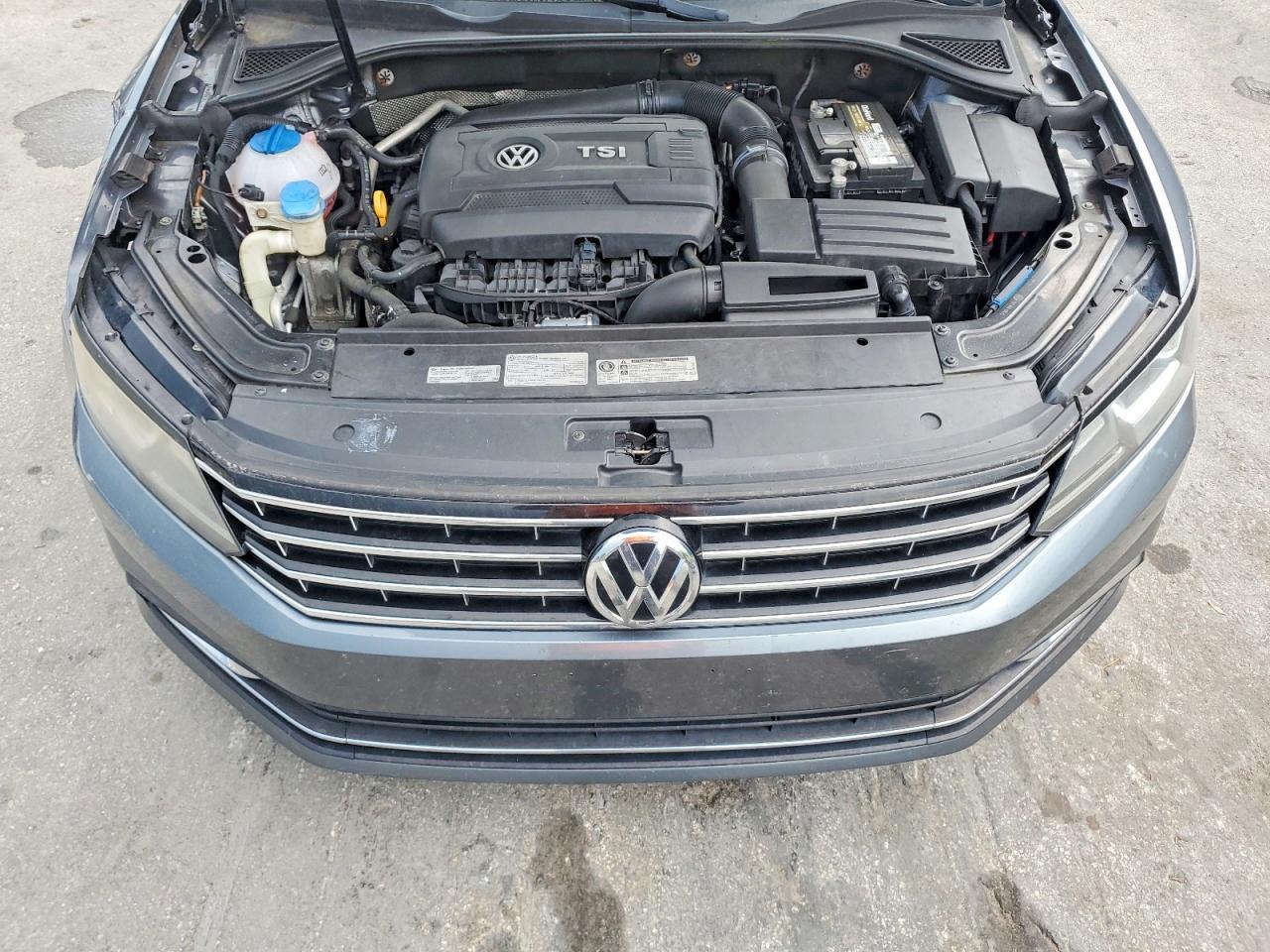 2016 Volkswagen Passat S - zdjęcie 11
