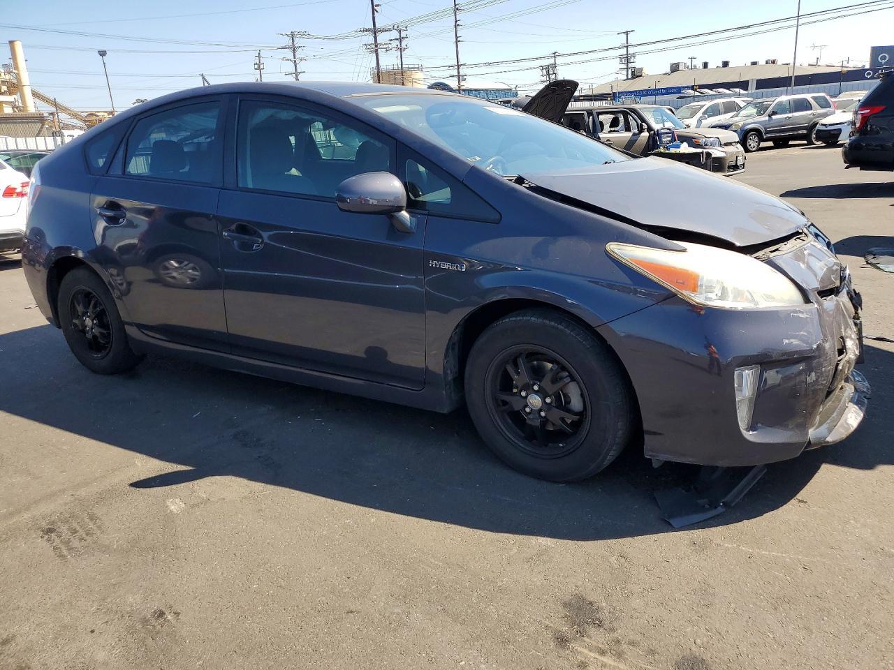 2014 Toyota Prius Three - zdjęcie 4