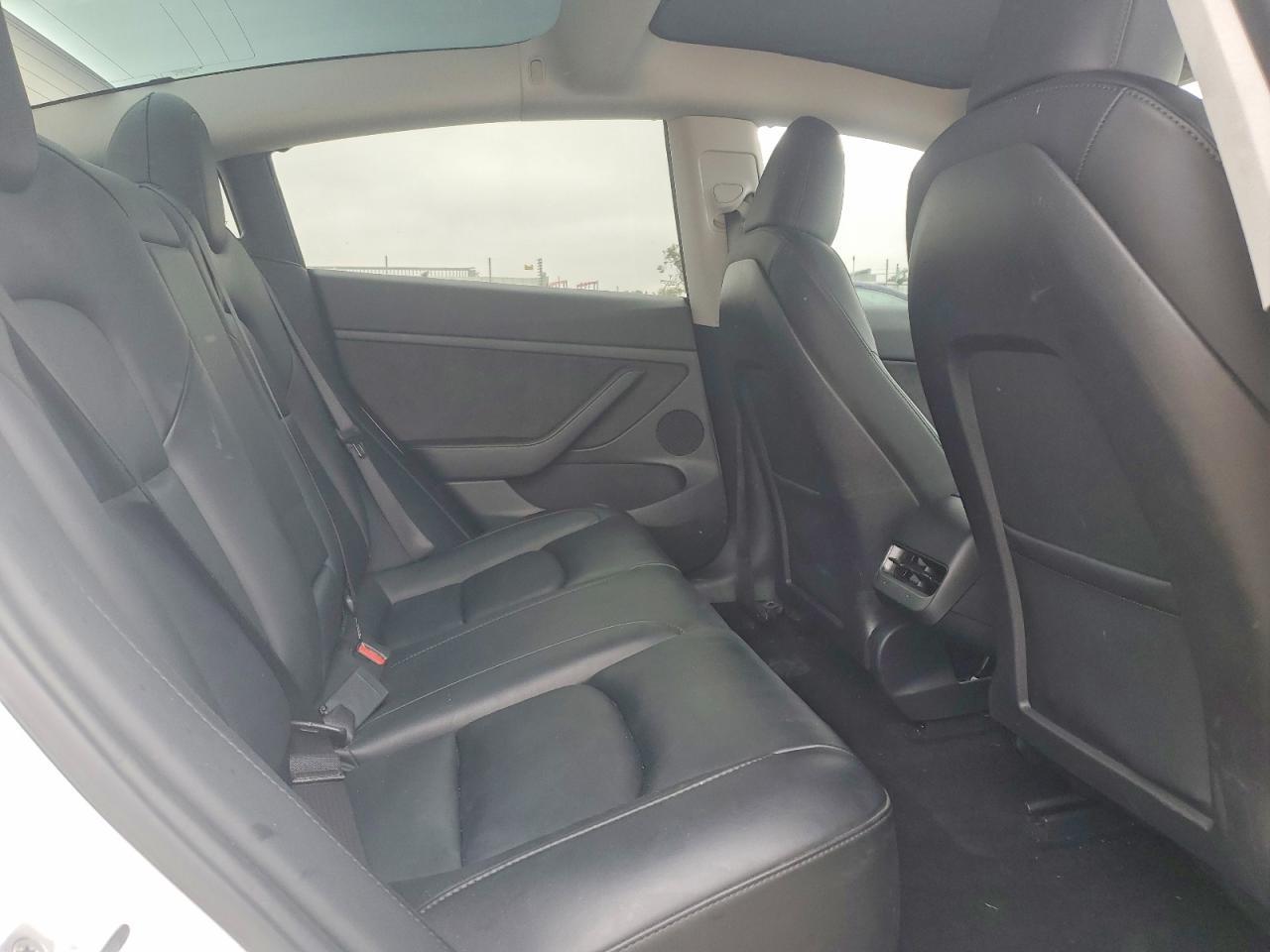 2023 Tesla Model 3 - zdjęcie 10