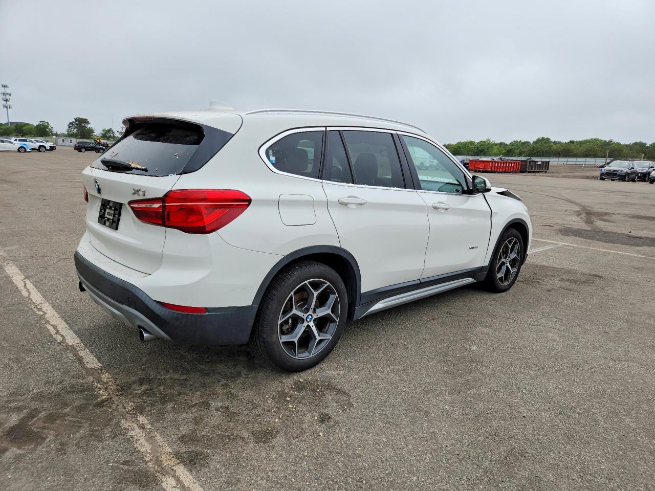 2016 BMW X1 xDrive28I - zdjęcie 3