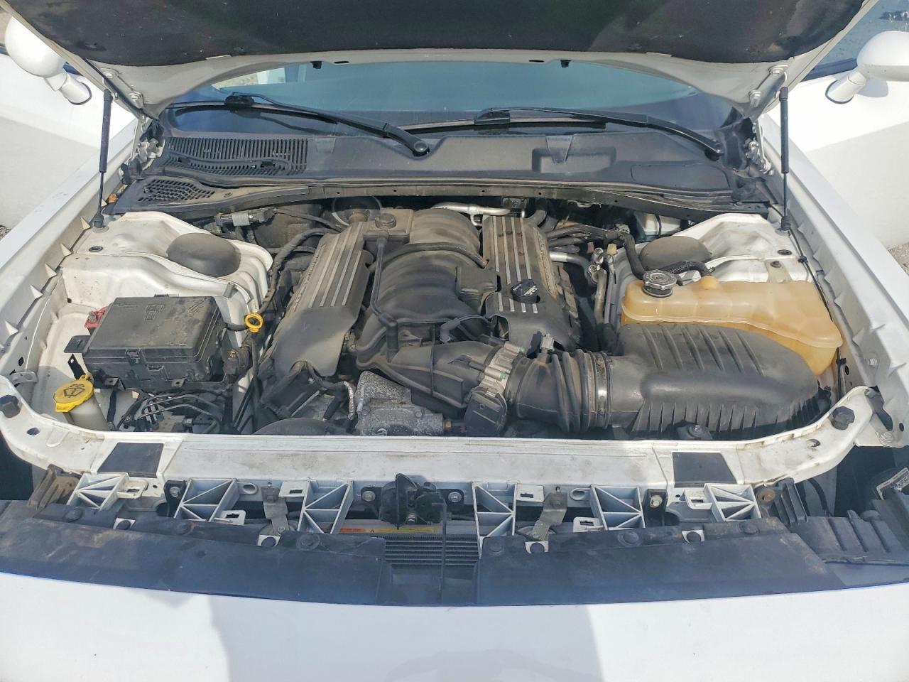 2016 Dodge Challenger R - zdjęcie 11