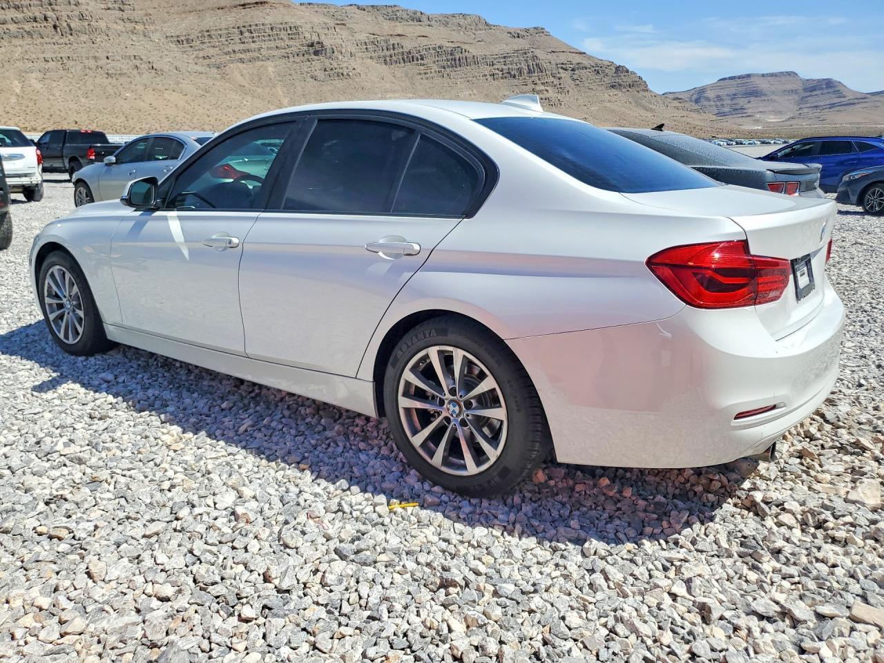 2018 BMW 320 I - zdjęcie 2