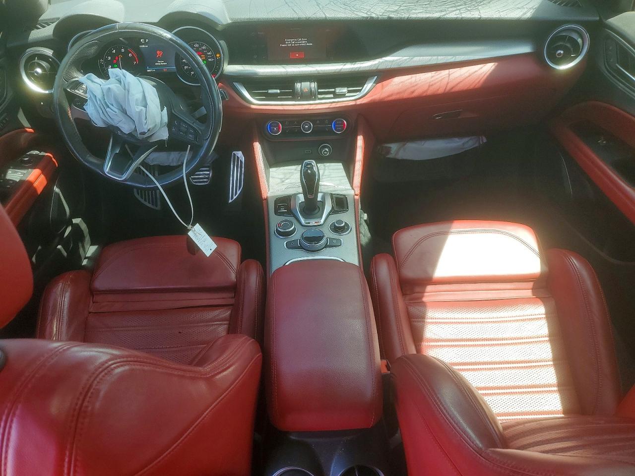 2021 Alfa Romeo Stelvio Ti - zdjęcie 8