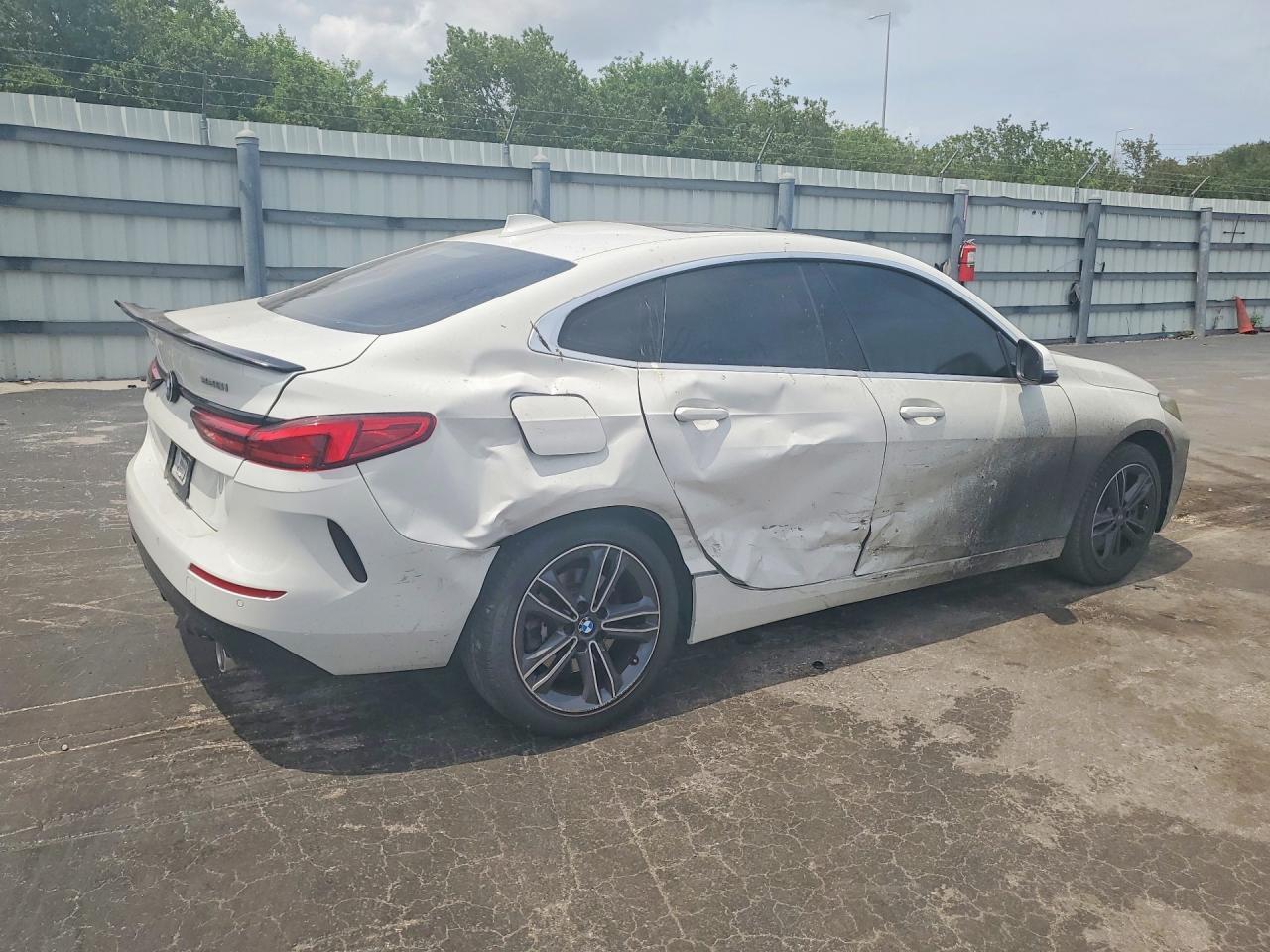 2024 BMW 228Xi - zdjęcie 3