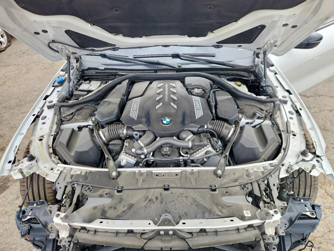 2024 BMW M850Xi - zdjęcie 11