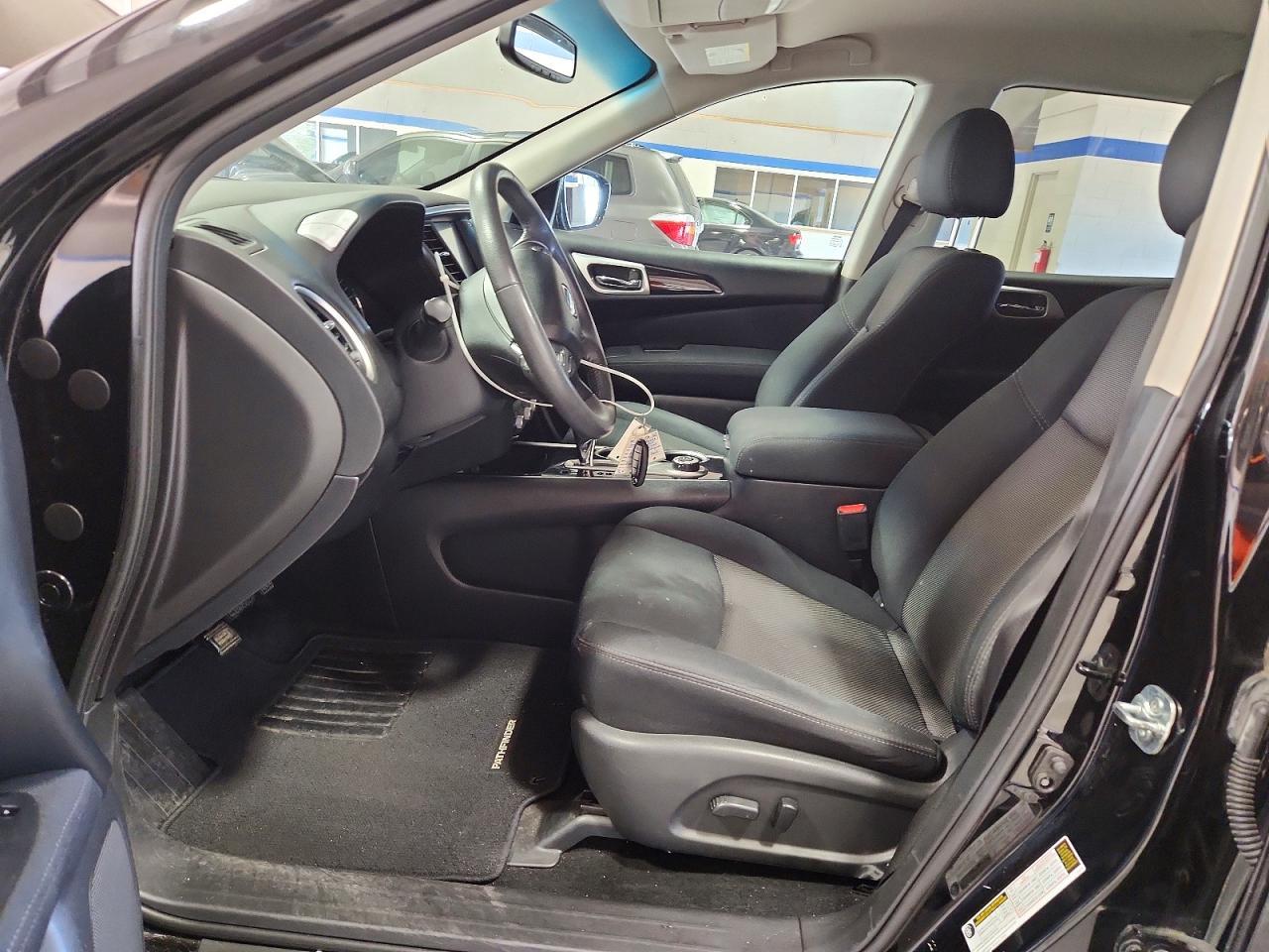 2017 Nissan Pathfinder Sv - zdjęcie 7