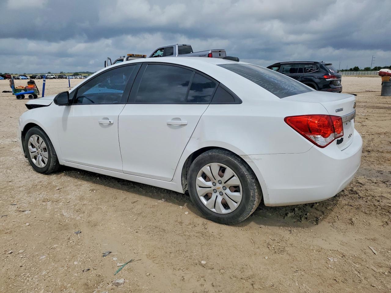 2016 Chevrolet Cruze Limited Ls - zdjęcie 2