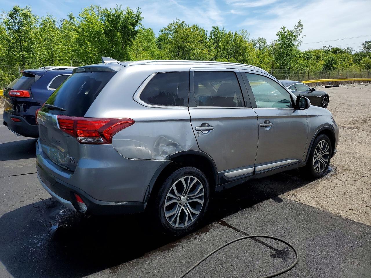 2018 Mitsubishi Outlander Se - zdjęcie 3