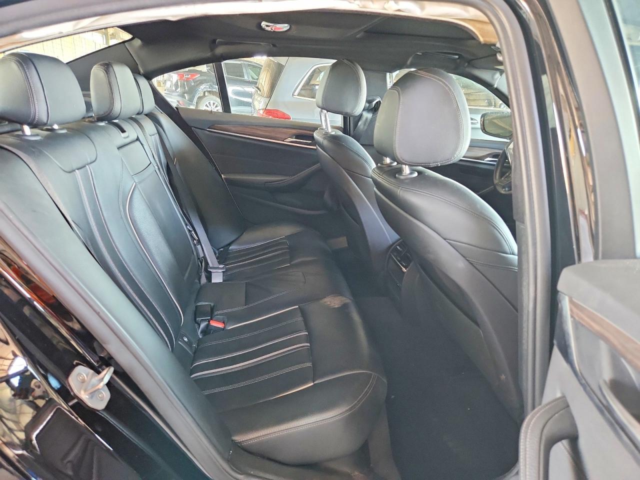 2019 BMW 530E - zdjęcie 10