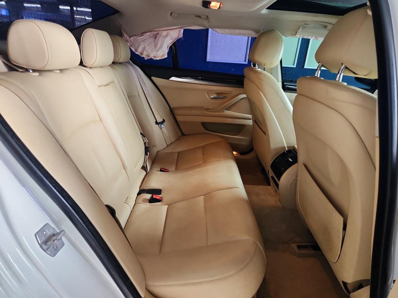 2015 BMW Seria 5 528i - zdjęcie 10