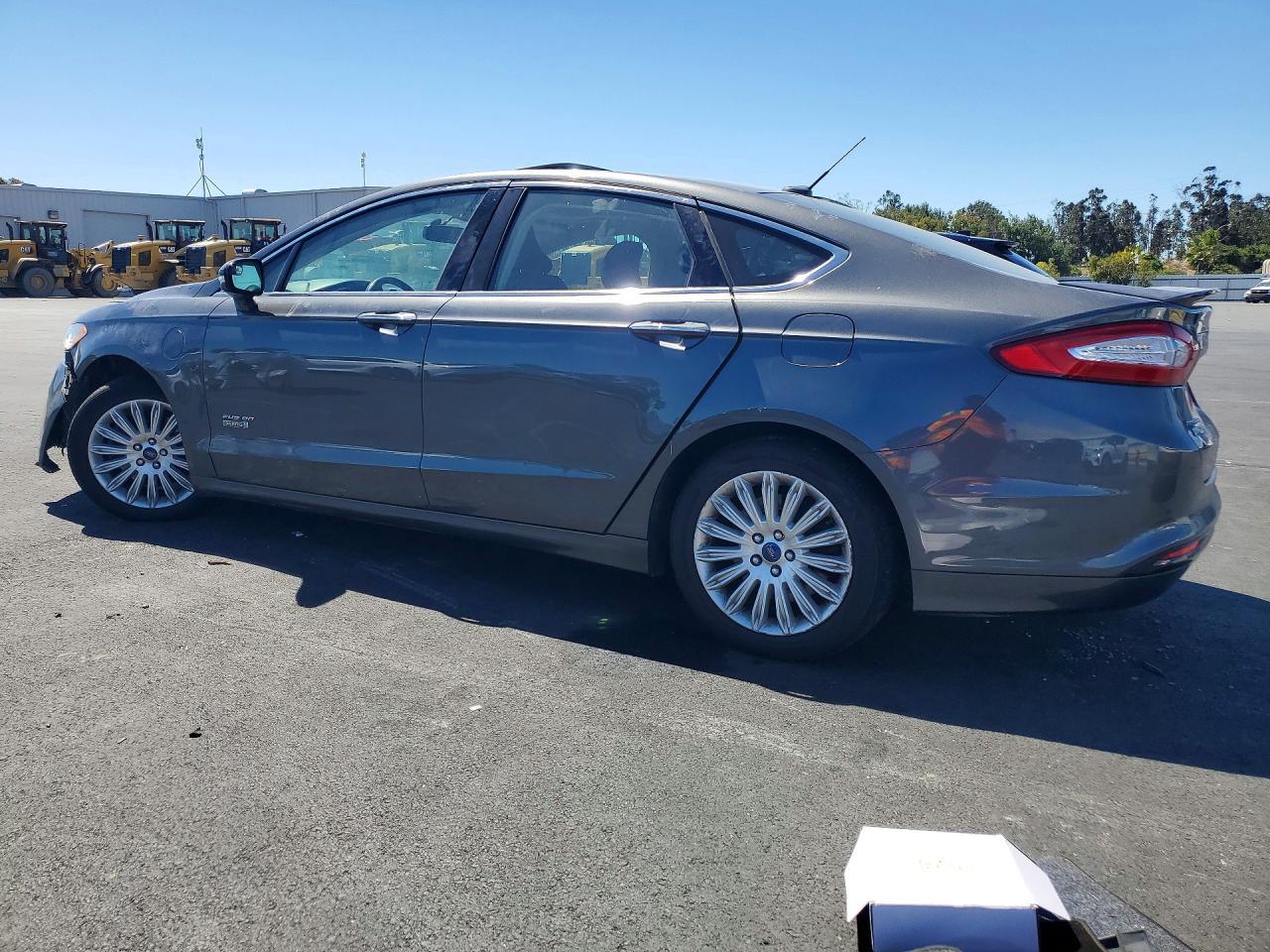 2015 Ford Fusion Titanium Phev - zdjęcie 2