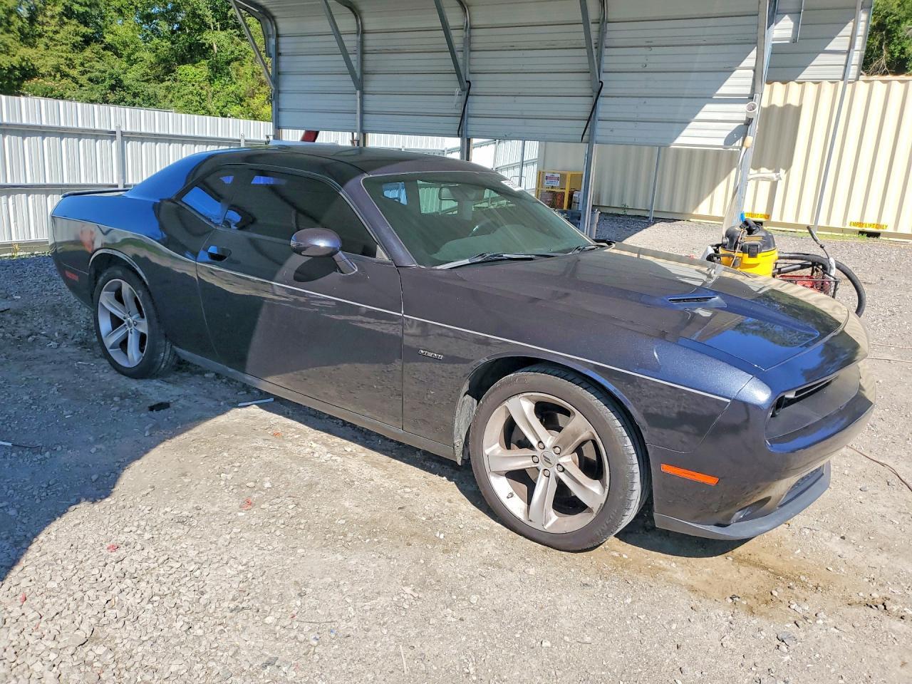 2017 Dodge Challenger - zdjęcie 4