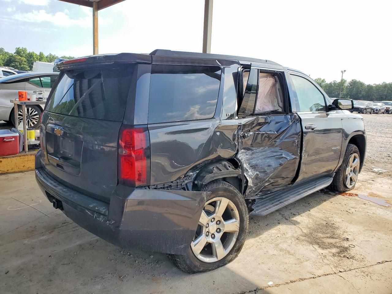 2016 Chevrolet Tahoe C1500 Lt - zdjęcie 3