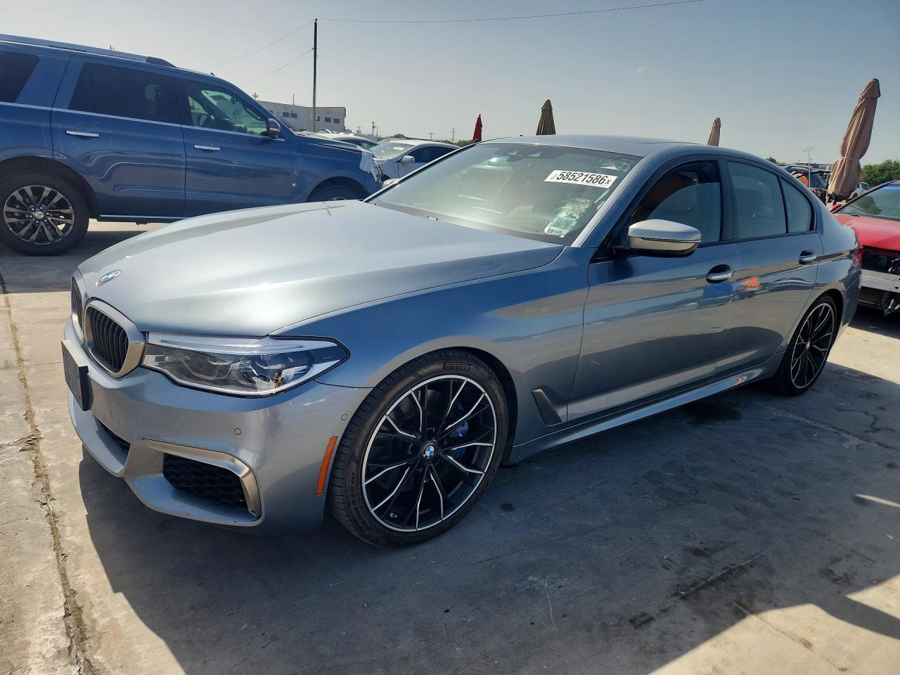 2018 BMW Seria 5 M550i - zdjęcie główne