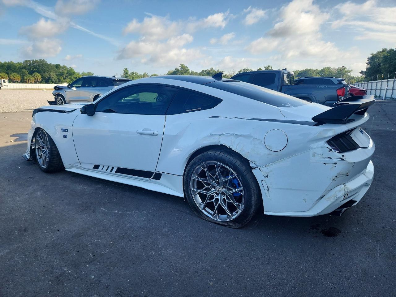 2024 Ford Mustang Gt - zdjęcie 2