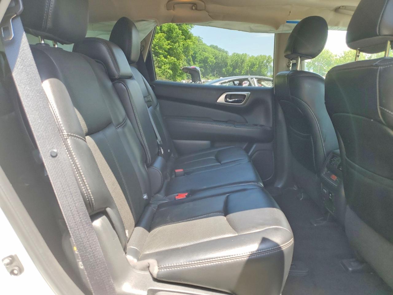 2017 Nissan Pathfinder S - zdjęcie 11