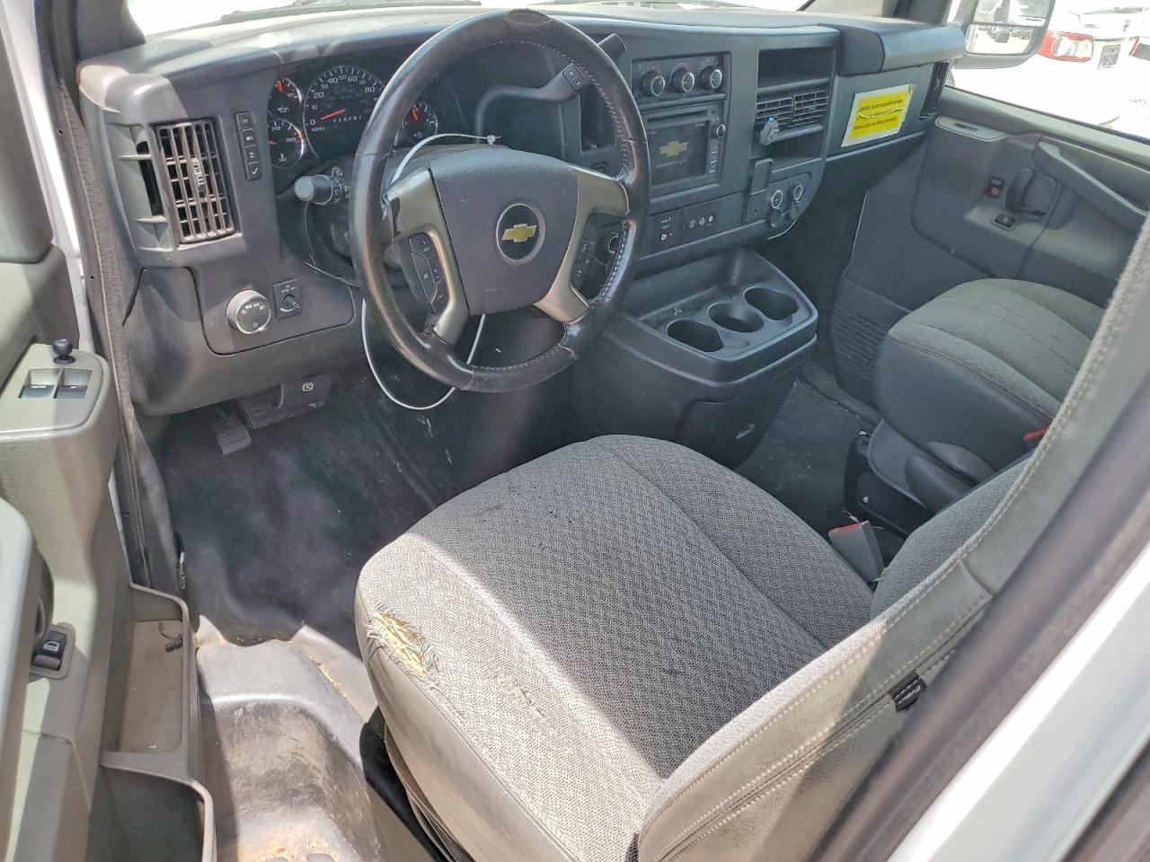 2017 Chevrolet Express G3500 - zdjęcie 8