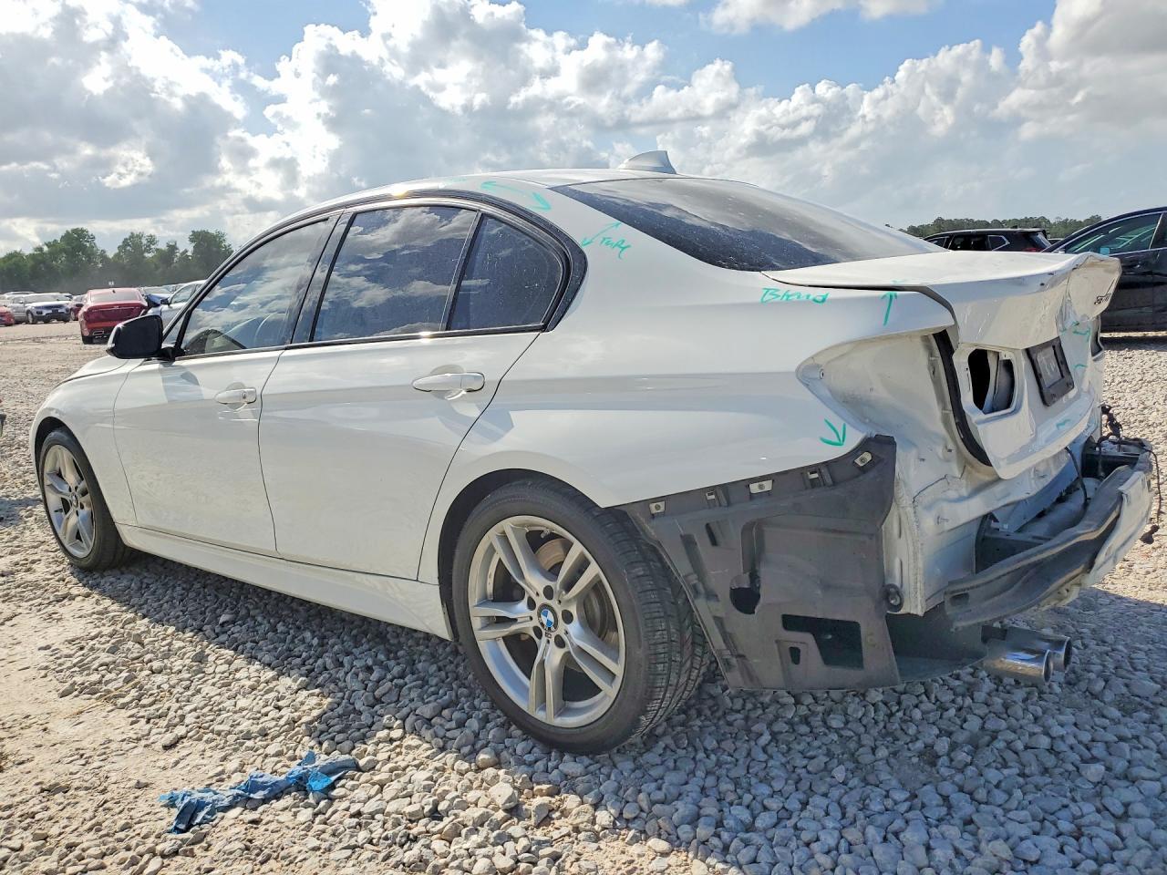 2017 BMW 330 I - zdjęcie 2