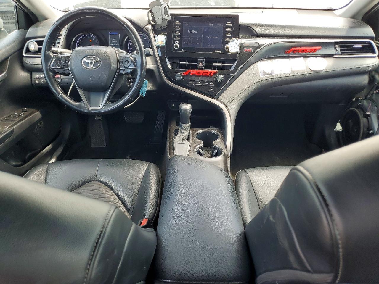 2021 Toyota Camry Se - zdjęcie 8