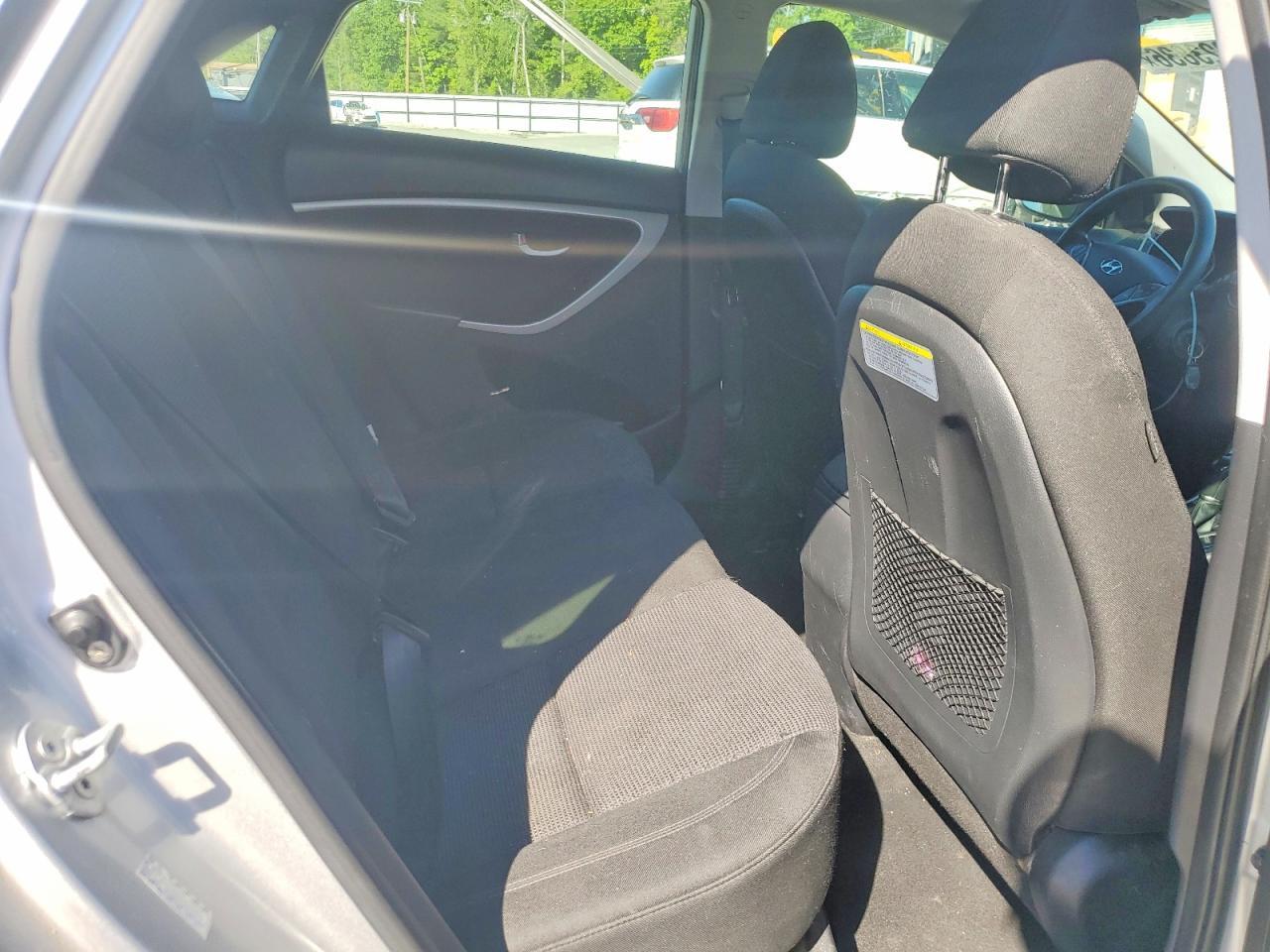 2016 Hyundai Elantra Gt Base - zdjęcie 10