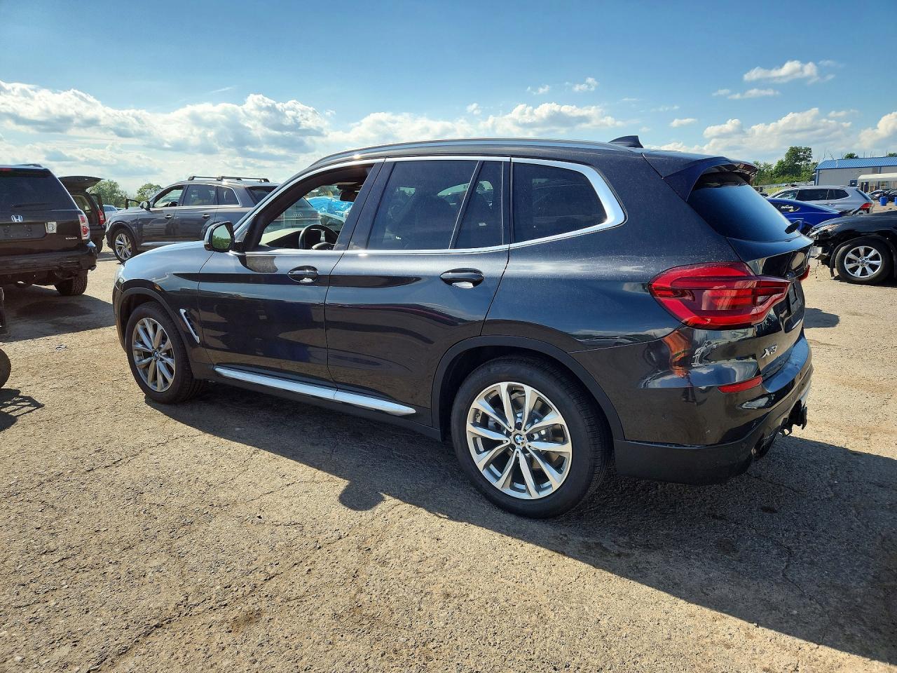 2019 BMW X3 xDrive30I - zdjęcie 2
