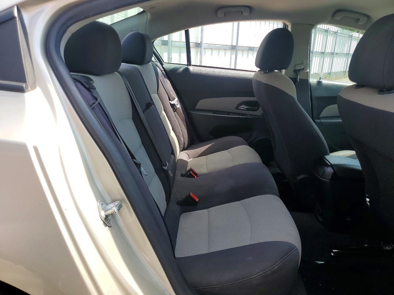 2013 Chevrolet Cruze Ls - zdjęcie 10