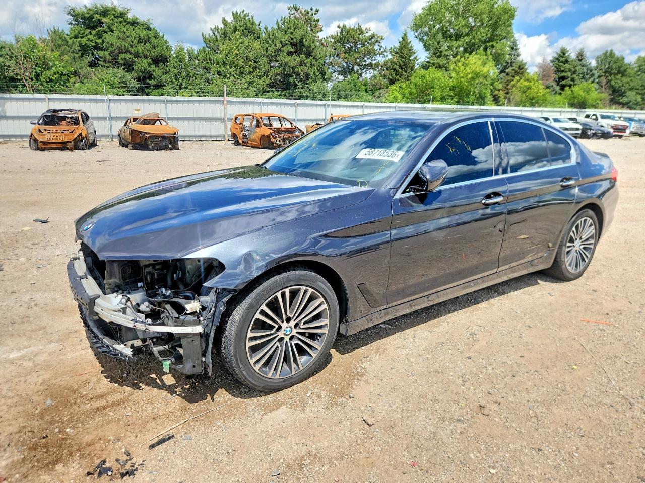 2018 BMW Seria 5 540i - zdjęcie główne