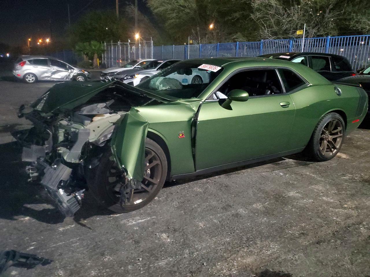 2022 Dodge Challenger R - zdjęcie główne