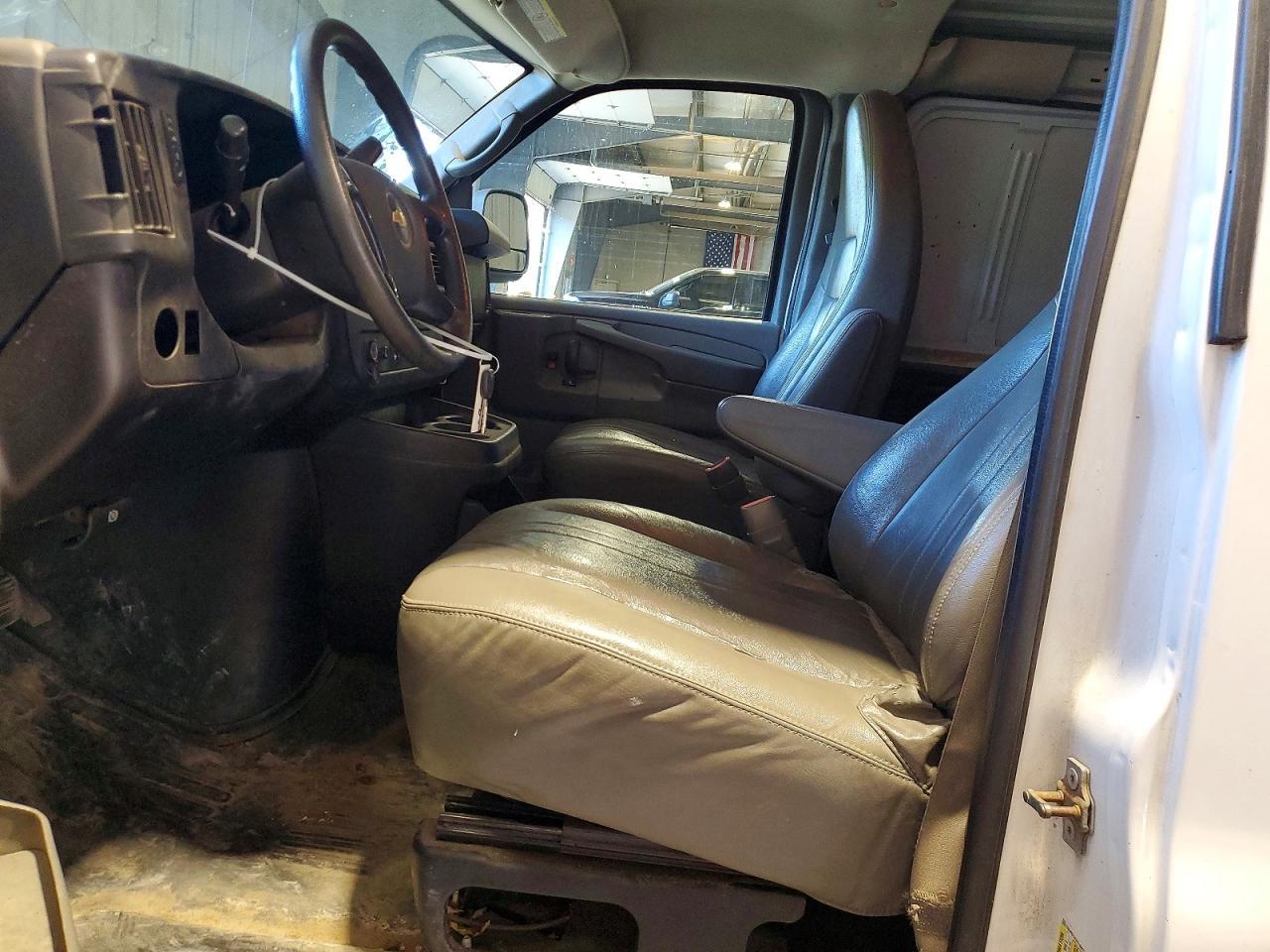 2014 Chevrolet Express G2500 - zdjęcie 7